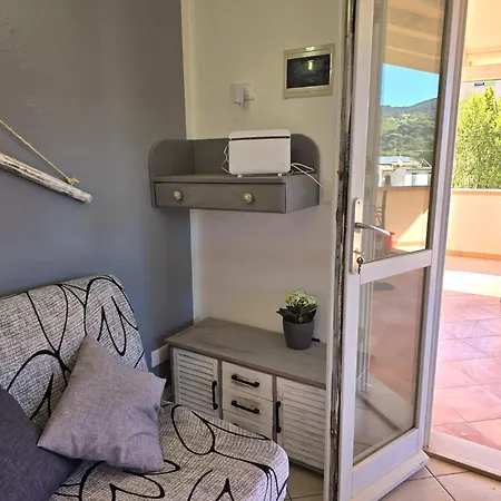 Chez Choucas Maison E Maisonette - Goelba Апартаменты *